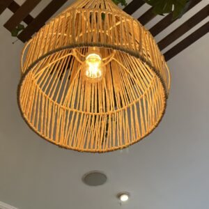 Luminária de Palha Natural Aramada Cone